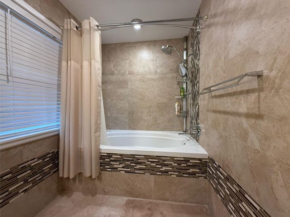 519 E Hillary Circle, Sugar Land TX 77498