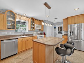 519 E Hillary Circle, Sugar Land TX 77498