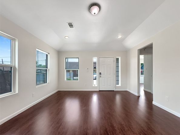 9803 Mimbrough Street, Houston TX 77029