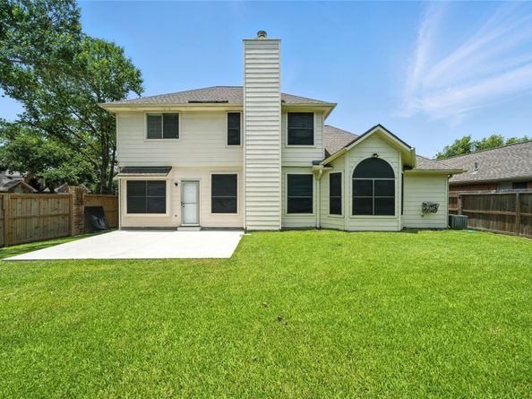 2715 Beacon Bay Circle, Friendswood TX 77546