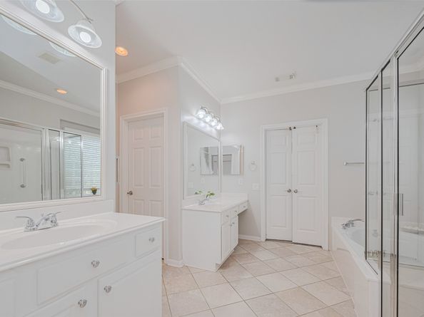 30 Paddington Way, Conroe TX 77384