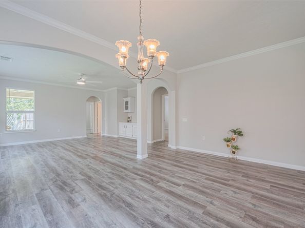 30 Paddington Way, Conroe TX 77384