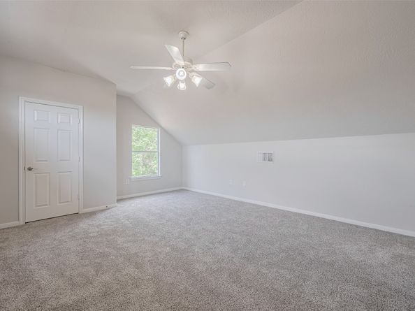 30 Paddington Way, Conroe TX 77384