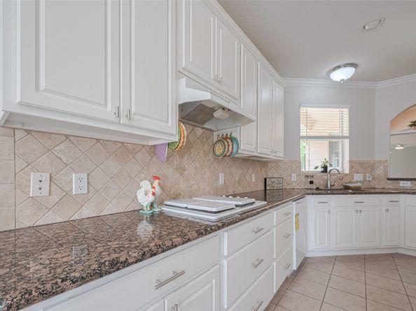30 Paddington Way, Conroe TX 77384