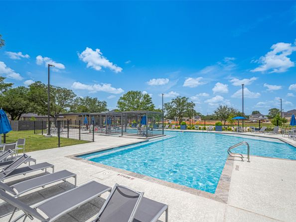30 Paddington Way, Conroe TX 77384