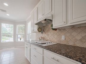 30 Paddington Way, Conroe TX 77384