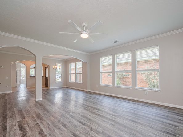 30 Paddington Way, Conroe TX 77384