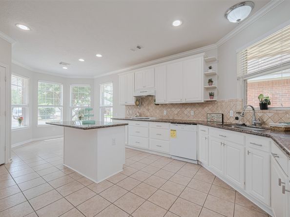 30 Paddington Way, Conroe TX 77384