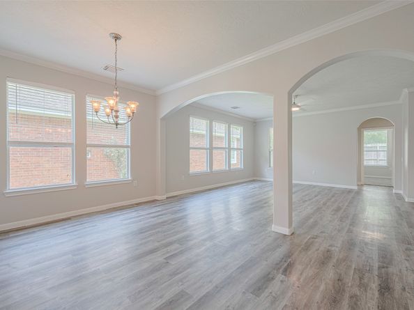 30 Paddington Way, Conroe TX 77384