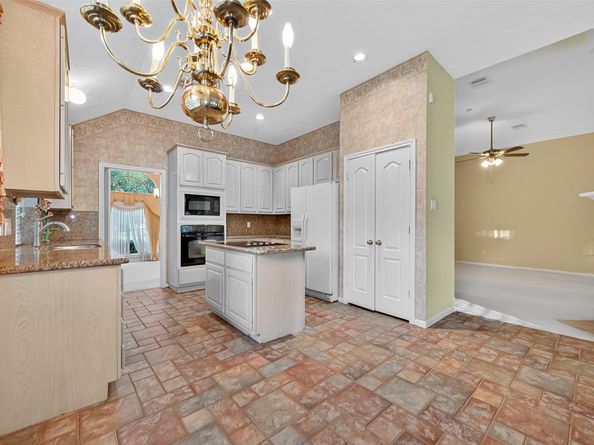 7014 Adobe Oaks Court, Sugar Land TX 77479