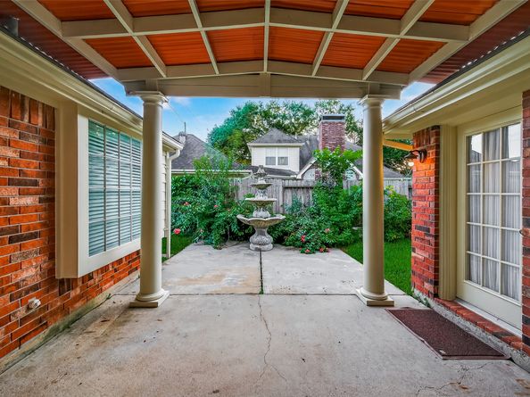 7014 Adobe Oaks Court, Sugar Land TX 77479