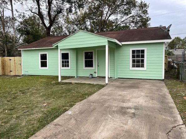 7338 Guadalcanal Road, Houston TX 77033