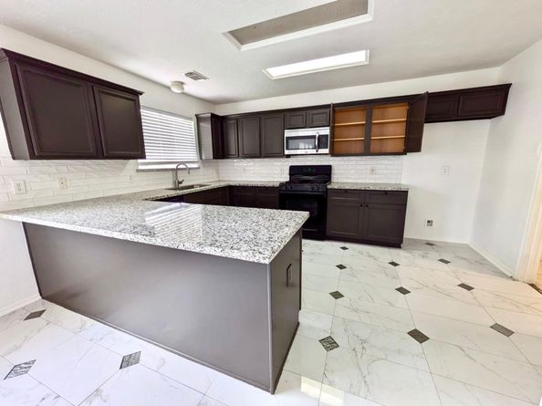 6919 Bear Oaks Drive, Houston TX 77083