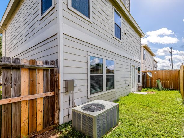 2726 Skyview Ridge Court, Houston TX 77047