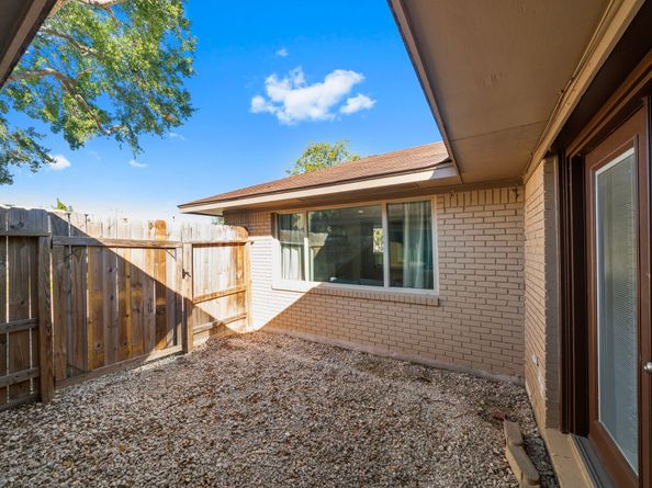 1723 Campbell Road, Houston TX 77080