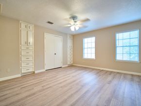 10818 Briar Forest Drive 34, Houston TX 77042