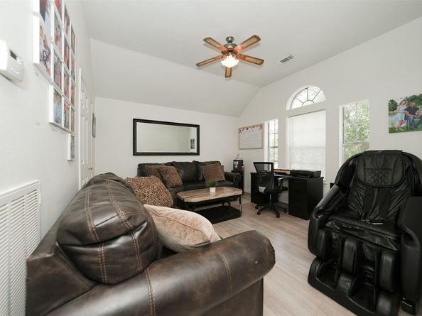 3907 Deer Chase Drive, Houston TX 77082