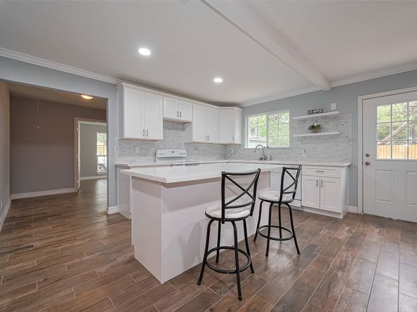 1425 Confederate Road, Houston TX 77055