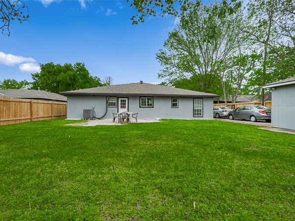 1425 Confederate Road, Houston TX 77055