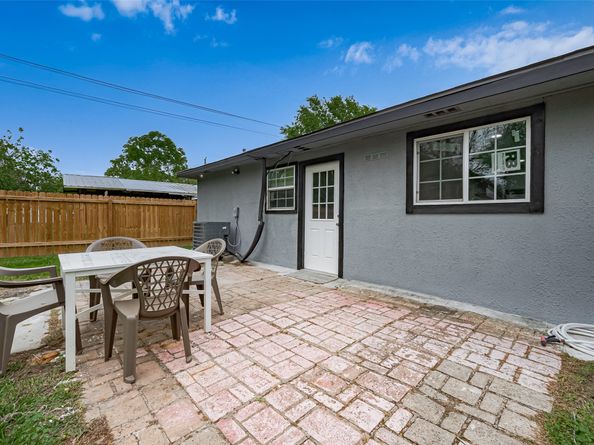 1425 Confederate Road, Houston TX 77055