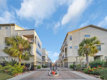 2609 Riverside Drive