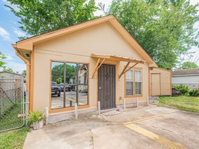 7512 Amarillo Street, Houston TX 77020