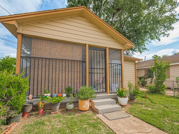 7512 Amarillo Street, Houston TX 77020