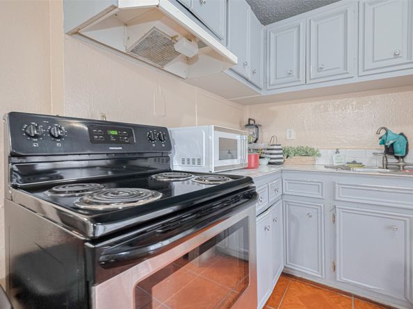 7512 Amarillo Street, Houston TX 77020