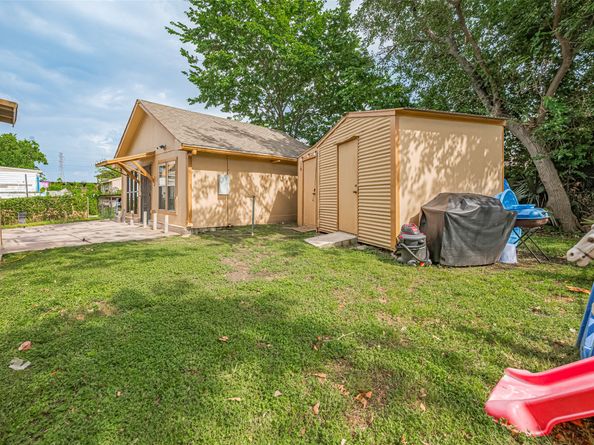 7512 Amarillo Street, Houston TX 77020