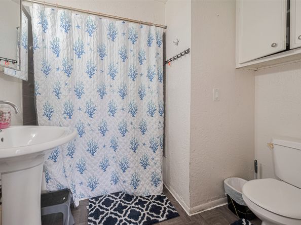7512 Amarillo Street, Houston TX 77020