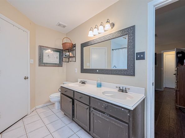 2506 Sherwood Hollow Lane, Houston TX 77339
