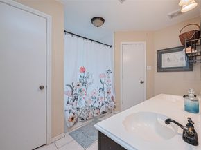 2506 Sherwood Hollow Lane, Houston TX 77339