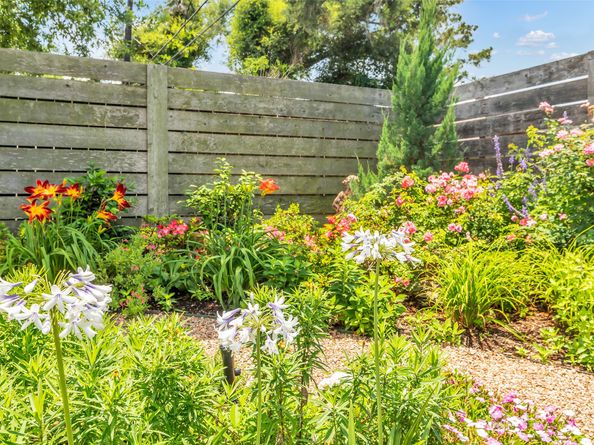 1819 Mill Creek Drive, Houston TX 77008
