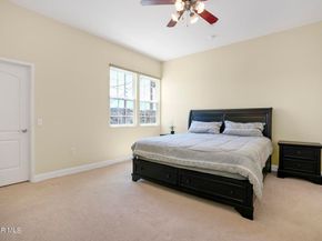 10740 Moorpark Street 304, Toluca Lake CA 91602