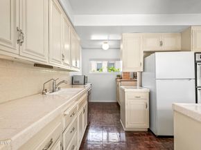 4230 Canoga Avenue, Woodland Hills CA 91364