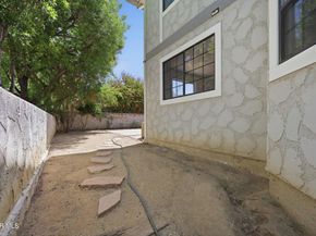 29740 Strawberry Hill Drive, Agoura Hills CA 91301