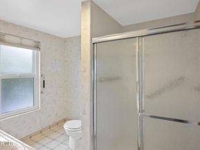 23325 Bessemer Street, Woodland Hills CA 91367