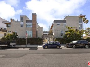 5806 Waring Avenue 14, Los Angeles CA 90038