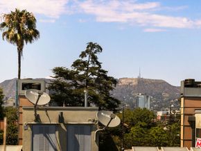 5806 Waring Avenue 14, Los Angeles CA 90038