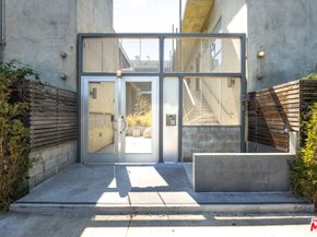 5806 Waring Avenue 14, Los Angeles CA 90038