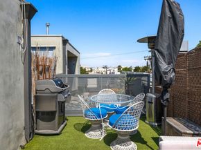 5806 Waring Avenue 14, Los Angeles CA 90038