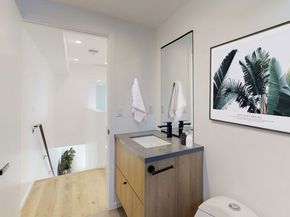3820 Montclair Street, Los Angeles CA 90018