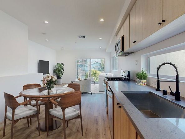 3820 Montclair Street, Los Angeles CA 90018