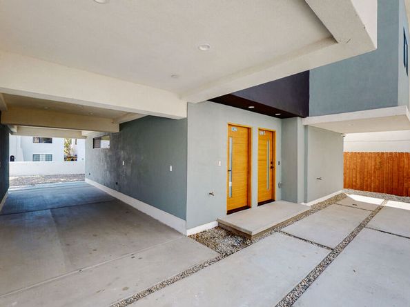 3820 Montclair Street, Los Angeles CA 90018