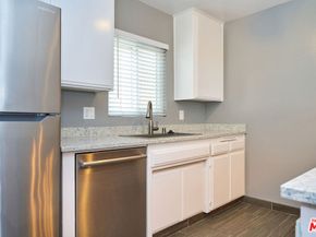 3970 Moore Street, Los Angeles CA 90066