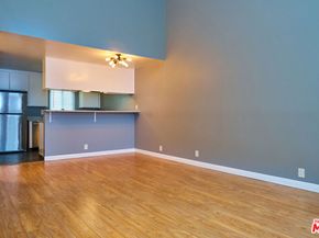 3970 Moore Street, Los Angeles CA 90066