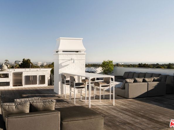 227 N Tigertail Road, Los Angeles CA 90049