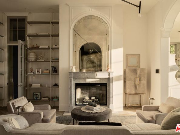 227 N Tigertail Road, Los Angeles CA 90049