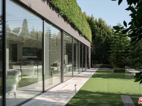 227 N Tigertail Road, Los Angeles CA 90049
