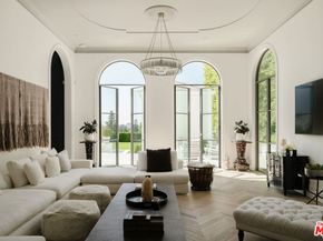 227 N Tigertail Road, Los Angeles CA 90049